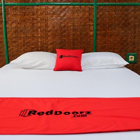 Reddoorz Plus Near Jalan Baru Богор Екстер'єр фото