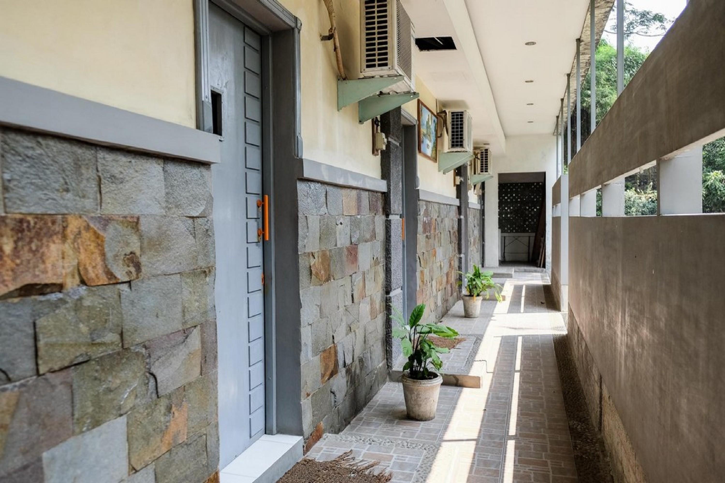 Reddoorz Plus Near Jalan Baru Богор Екстер'єр фото