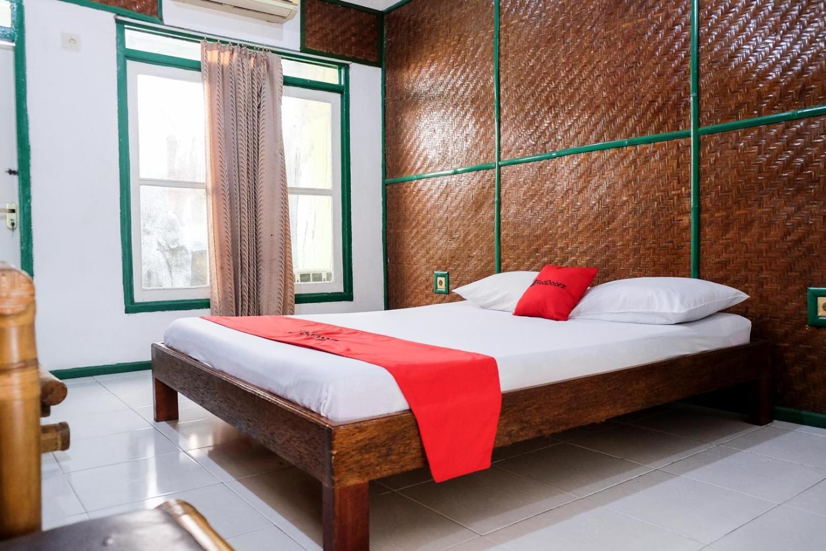 Reddoorz Plus Near Jalan Baru Богор Екстер'єр фото